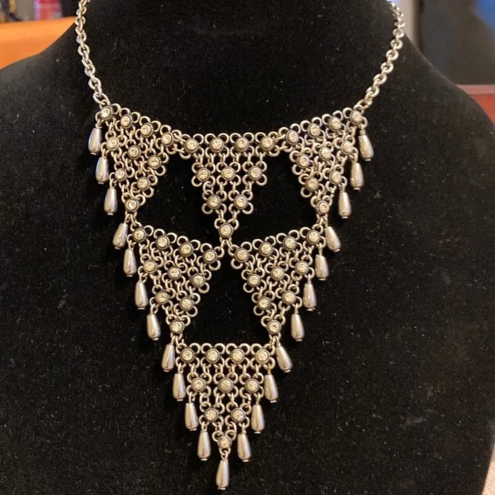 Fabulous silver tone/rhinestone/beaded geometric bib necklace